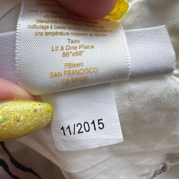 Pottery Barn Teen Emily & Meritt The Scallop TWIN Duvet Cover + Sham - Read - Picture 7 of 15